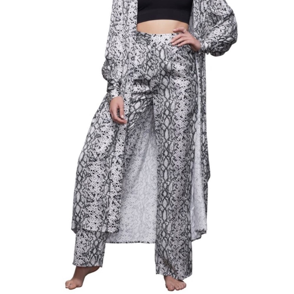 Good American Snake Print Wide Leg Pants in Black and White